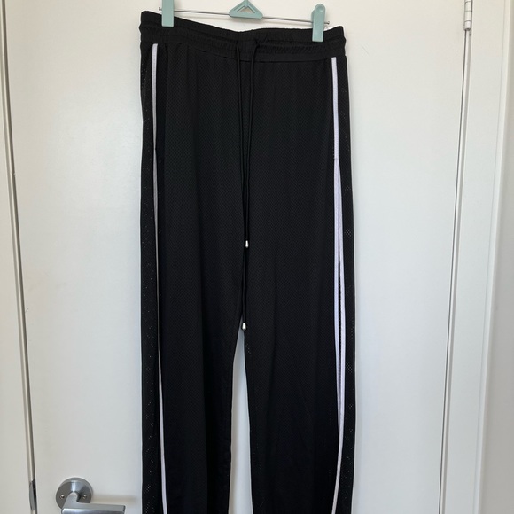 Forever 21 mesh athleisure pants with side slits - Picture 1 of 4